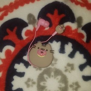 Pusheen eating donut earbuds